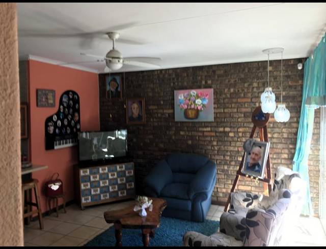 BUSINESS FOR SALE IN SUNWARD PARK